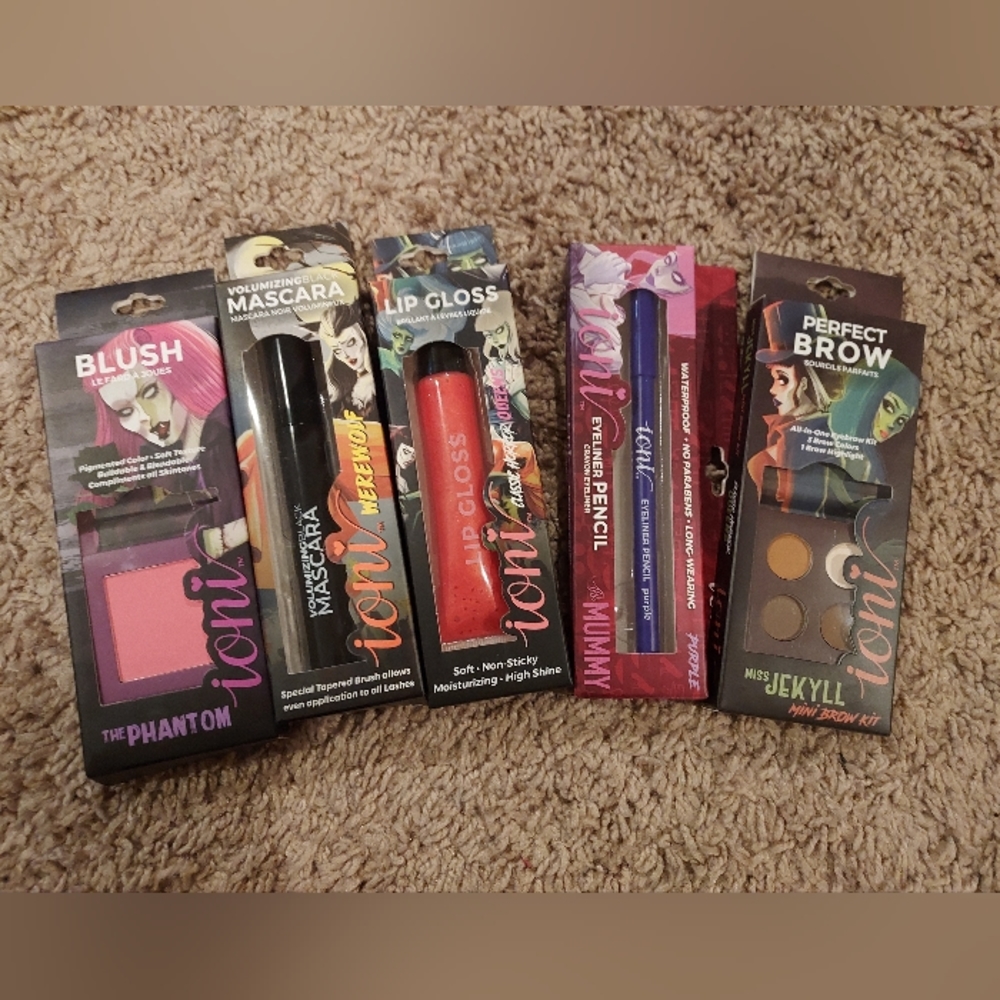 Scream Queens Ioni makeup
